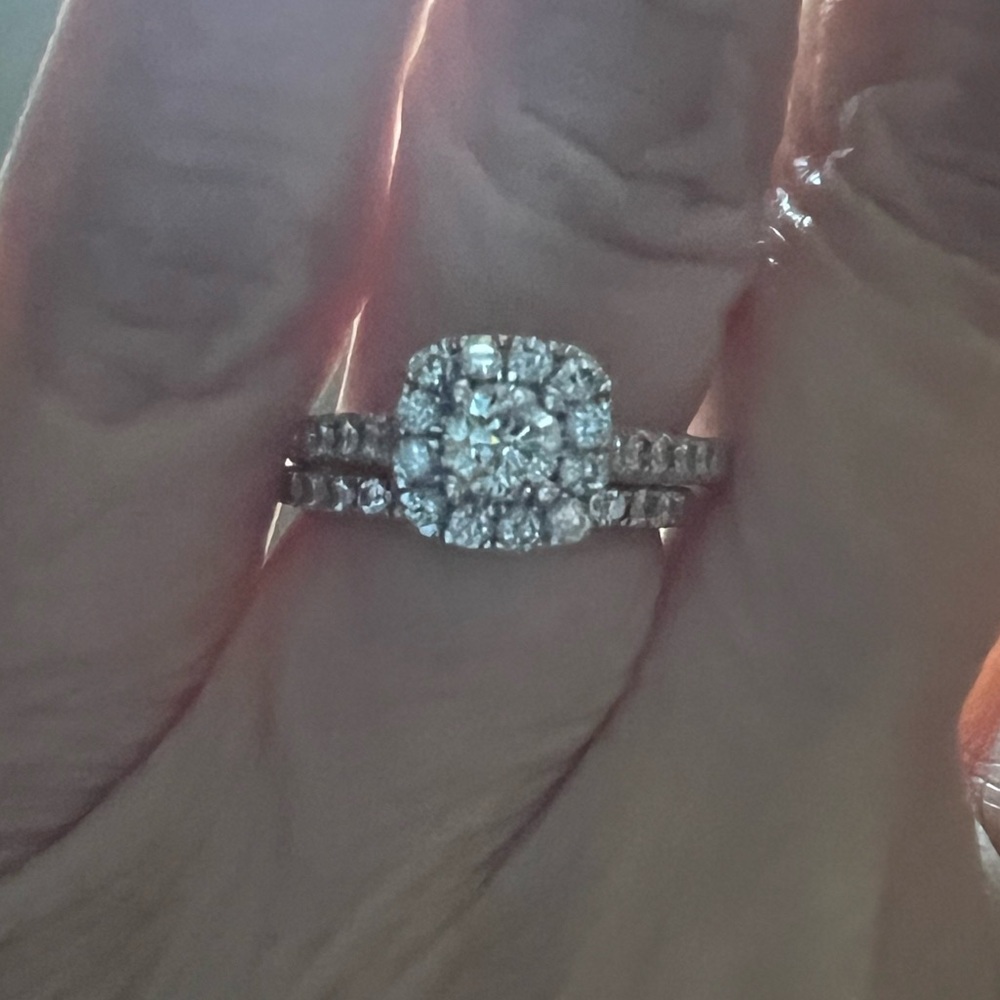 10k Solid Yellow Gold 1 ct tw Halo Natural Diamond Wedding Ring Set